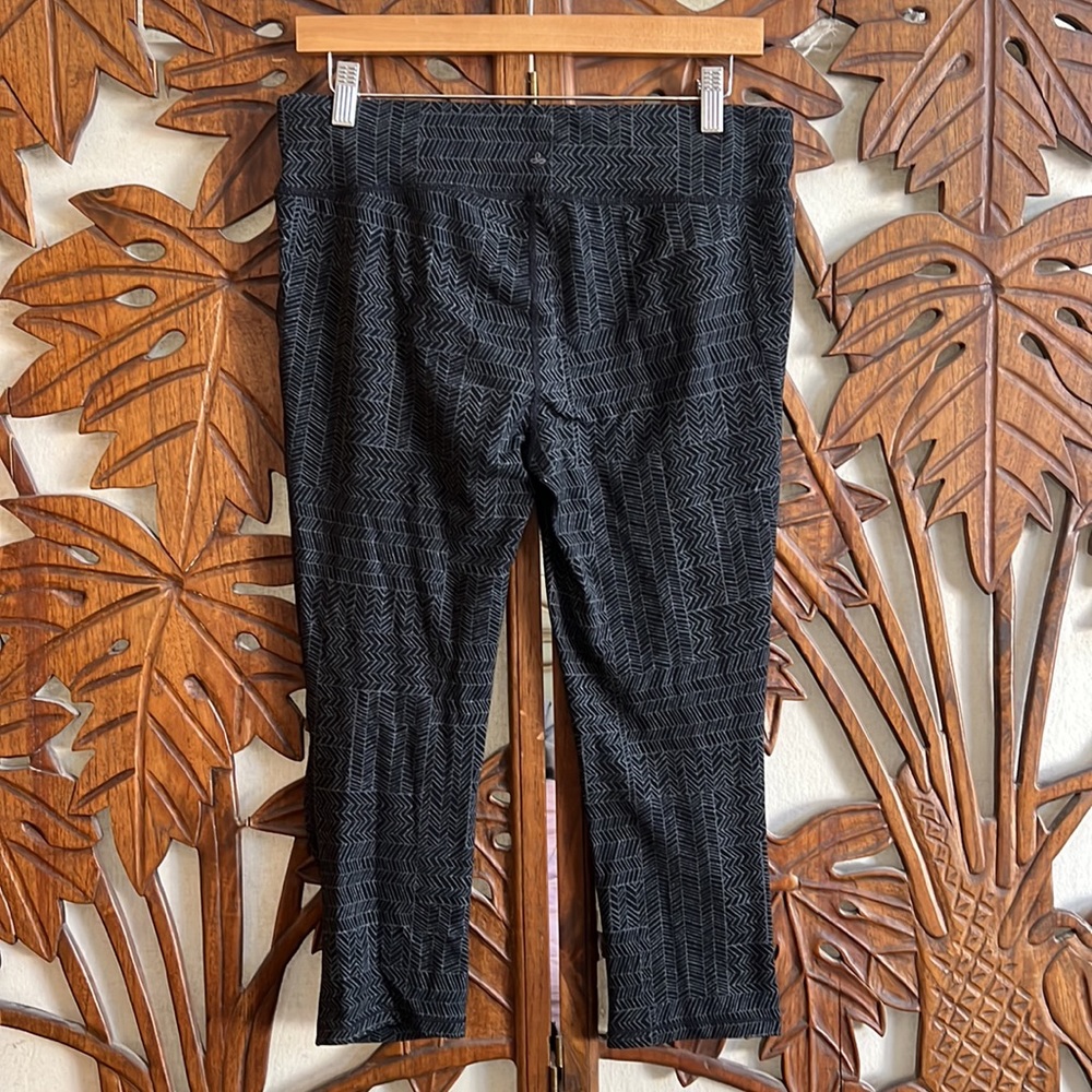 Prana workout capris - Picture 4 of 6